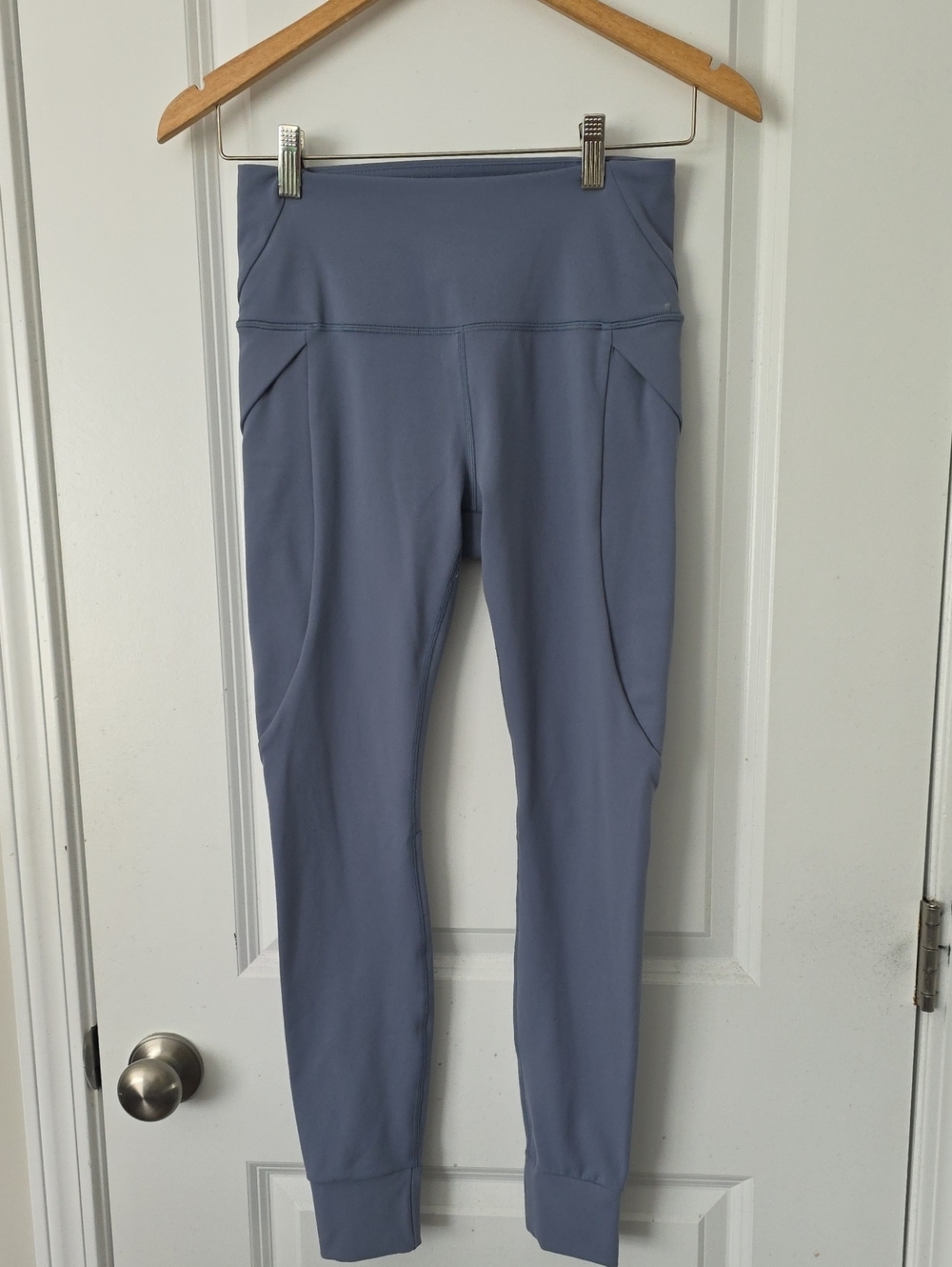 Avalanche Outdoor Supply High Rise Pocket Leggings Size Small